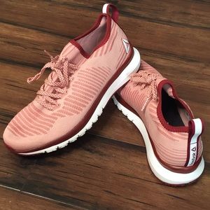 Reebok tennis shoes pink/maroon sneakers size 7